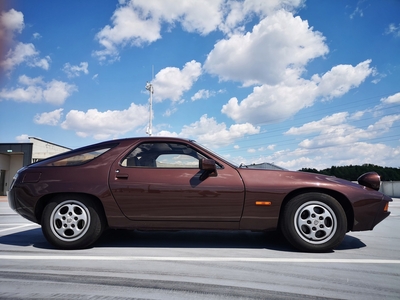 Porsche 928 4.4 241KM 1982