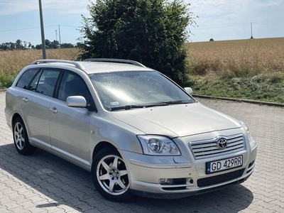 Toyota Avensis 1.8 benz z hakiem kombi - zamiana?