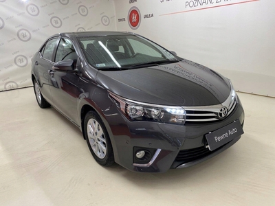 Toyota Corolla X Sedan Facelifting 1.6 Valvematic 132KM 2014