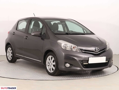 Toyota Yaris 1.3 97 KM 2013r. (Piaseczno)