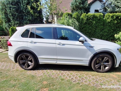 VW Tiguan 2020 R-line 4x4 2.0 TDI 190 KM