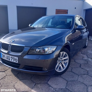 BMW Seria 3 325i