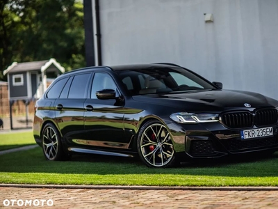 BMW Seria 5 520d xDrive Touring M Sport Edition