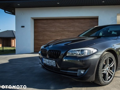 BMW Seria 5 525d xDrive Touring Sport-Aut