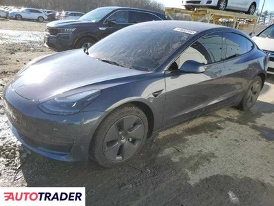 Tesla Model 3 benzyna 2023r. (WINDSOR)