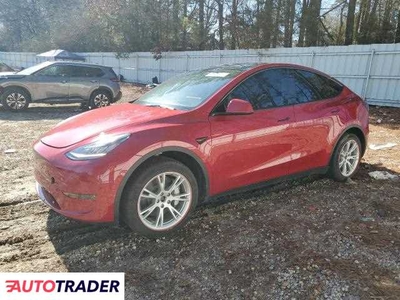 Tesla Model Y benzyna 2023r. (KNIGHTDALE)