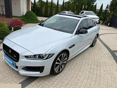 Jaguar XE Sedan 2.0 i4 180KM 2017