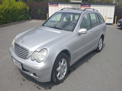 Mercedes C200 Kompressor 163KM, z małym przebiegiem.