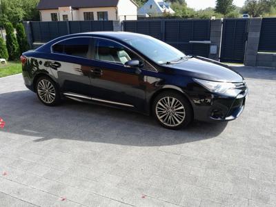 Sprzedam Toyotę Avensis Wersja Premium