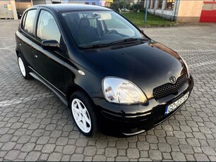 Sprzedam toyote yaris ładna malo pali