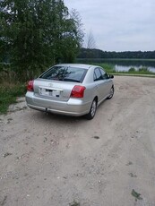 toyota avensis sedan