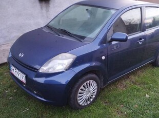 Daihatsu Sirion 1.0, konstrukcyjne Toyota Yaris, mały,oszczędny