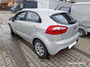 kia rio 2012-1.4benzyna- 110km- 6biegow - 98000km - uszkodzony