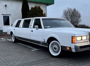 Lincoln Town Car Limo