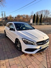 Mercedes-Benz CLA 220 4-Matic AMG Line