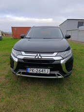 Mitsubishi Outlander 2.0 Invite + 2WD