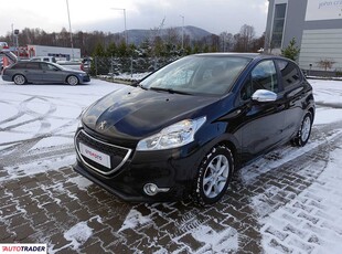 Peugeot 208 1.2 benzyna 82 KM 2014r. (Buczkowice)