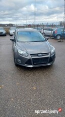 Piękny Ford Focus ghia 1.6 benzyna