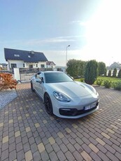 Porsche Panamera 4