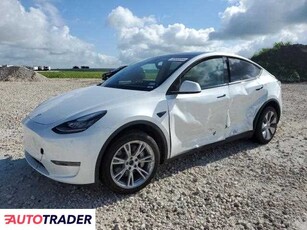 Tesla Model Y benzyna 2023r. (TAYLOR)