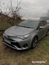 Toyota Avensis 2015 świeżo sprowadzona!