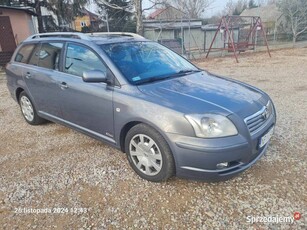 toyota avensis ŁADNA DŁUGIE OPŁATY