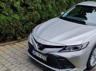 Toyota Camry 2.5 Hybrid Prestige CVT