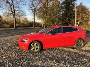 Volvo V40 D2 Drive-E R-Design Momentum