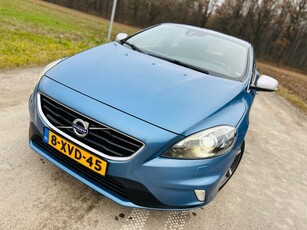 Volvo V40 D2 Drive-E SCR R-Design Momentum