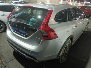 Volvo V60 Cross Country 2018 T5 2.0 92407km Kombi