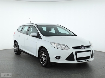 Ford Focus III , Salon Polska, Klima, Parktronic, Podgrzewane siedzienia,ALU