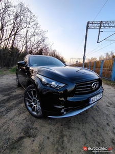 Infiniti QX70