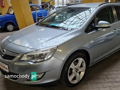 Opel Astra J