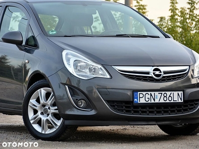 Opel Corsa 1.2 16V Cosmo