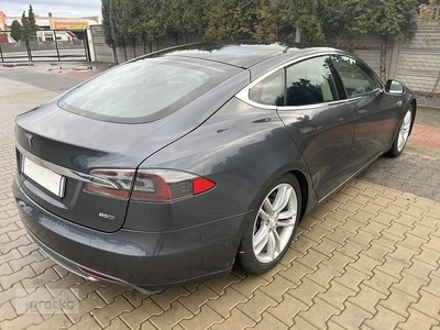 Tesla Model S 85D