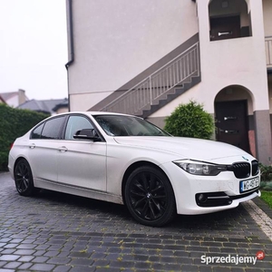 BMW 328i F30 2015 2 komplety felg kamera skórzana tapicerka