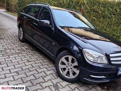 Mercedes C-klasa 1.8 benzyna 184 KM 2010r. (Kraków)