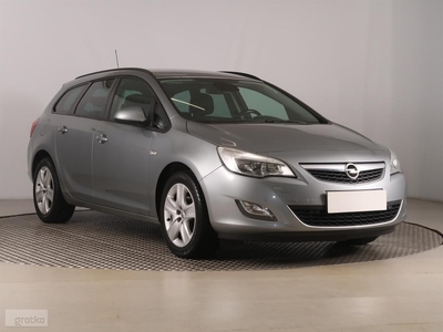 Opel Astra J , Klima, Tempomat, Parktronic, Podgrzewane siedzienia