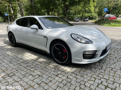 Porsche Panamera GTS PDK