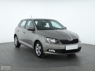 Skoda Fabia III , Salon Polska, Serwis ASO, Klima, Parktronic