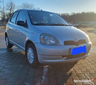 Toyota Yaris długie opłaty.