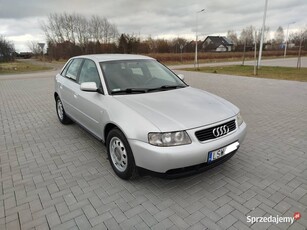 A3 8L 1.6 Benzyna Rok 2003 5 drzwi