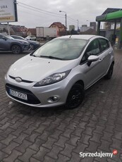 Ford Fiesta 1.25 benzyna 2010 rok .130 tys km przebiegu