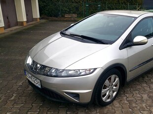 Honda Civic UFO 1.8 Benzyna moc 140 KM 6-biegów