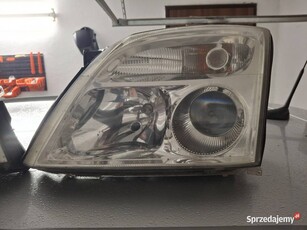 Sprzedam używane lampy przód do opel Signum 2.2 DTI 2003 r