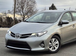 Toyota Auris 1.4 D4D 90KM 6-Biegów Nawigacja Stan BDB