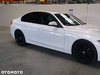 BMW Seria 3 320d Sport Line