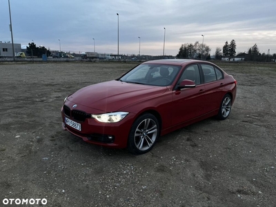 BMW Seria 3 328i xDrive Sport-Aut Sport Line