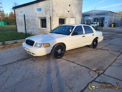 Ford Crown Victoria