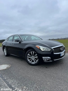 Infiniti Q70